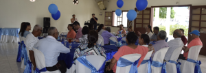 Fotografía de los vocales de control celebrando su día con un almuerzo